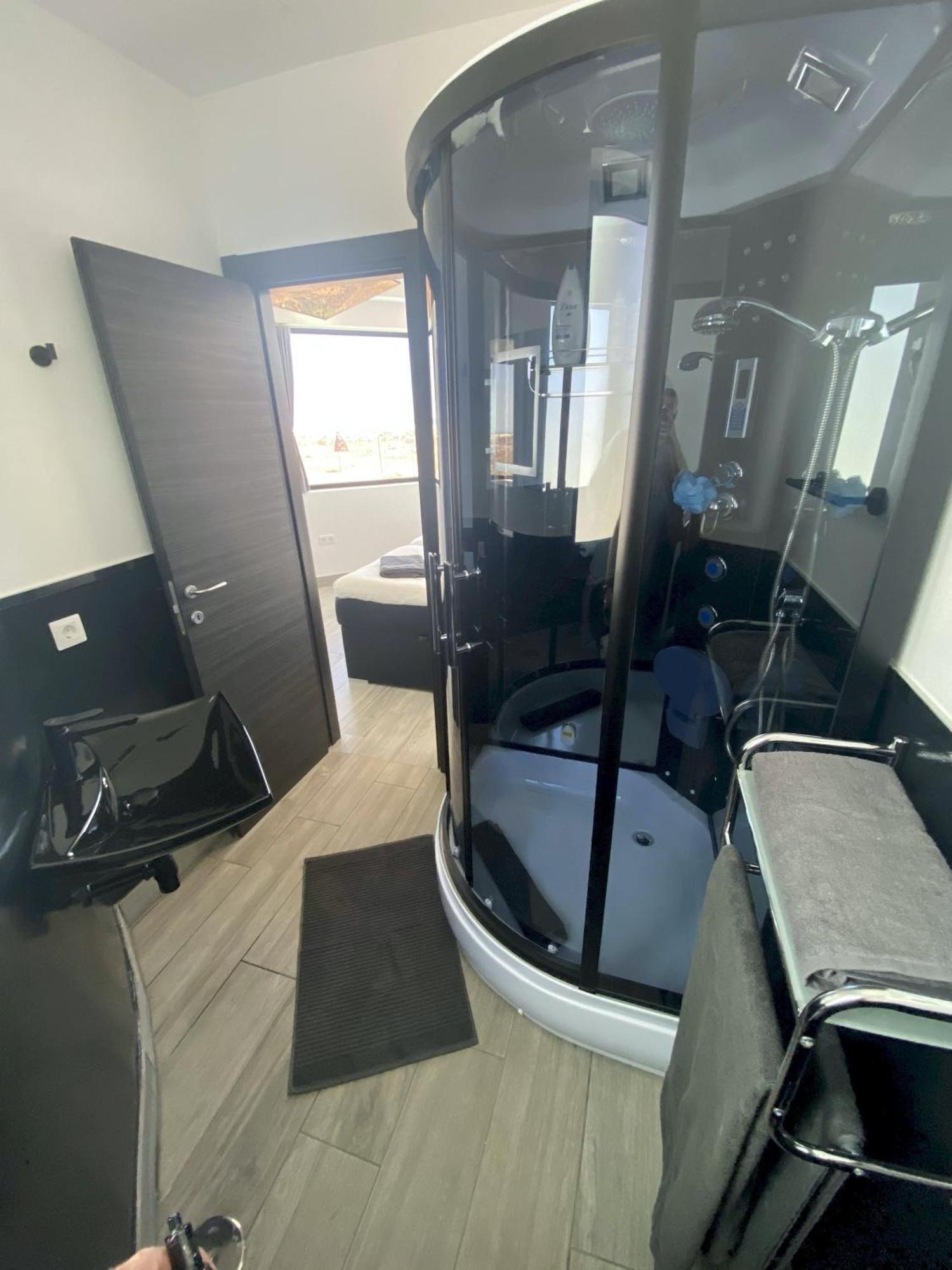 Villa Poseidon Corralejo With Private Heated Pool, Sauna And Stunning Volcano Views By Amazzzing Travel מראה חיצוני תמונה