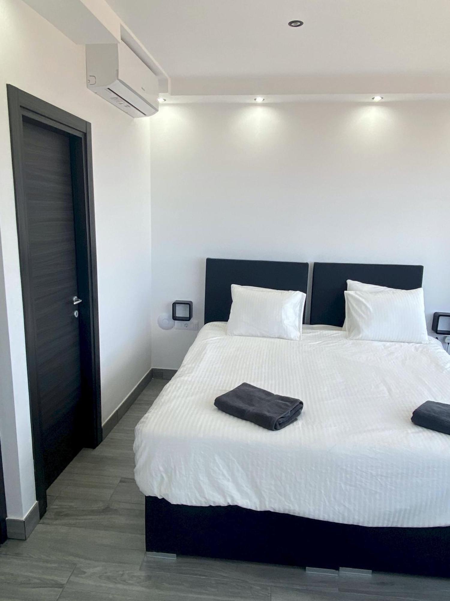 Villa Poseidon Corralejo With Private Heated Pool, Sauna And Stunning Volcano Views By Amazzzing Travel מראה חיצוני תמונה